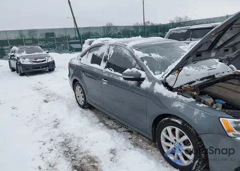 2013 Volkswagen Jetta 2.5L Se z USA, uszkodzony, nr VIN 3VWDX7AJ2DM271610